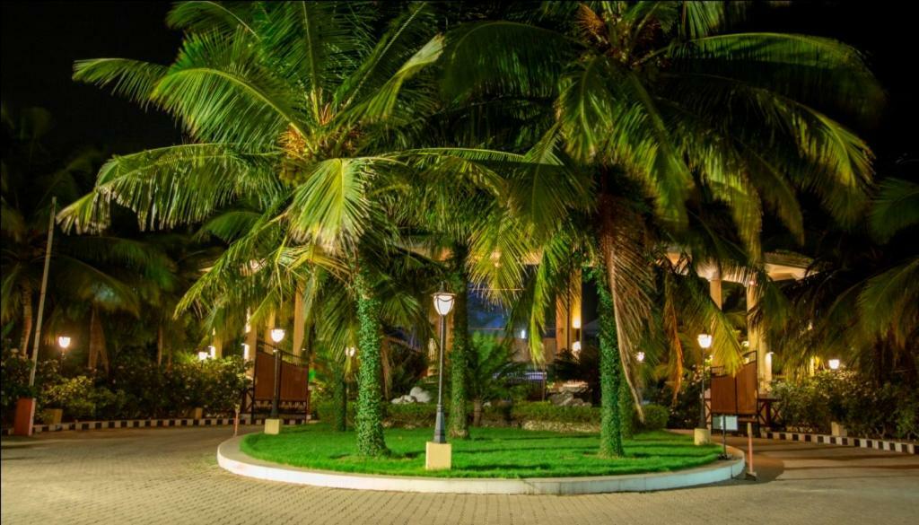 Ocean Spray Hotel Kālapettai Exterior foto
